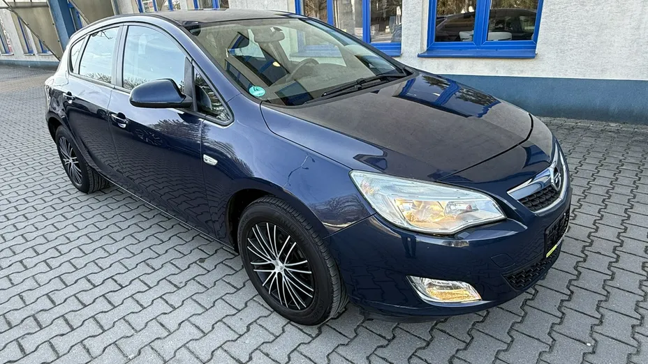 OPEL Astra -