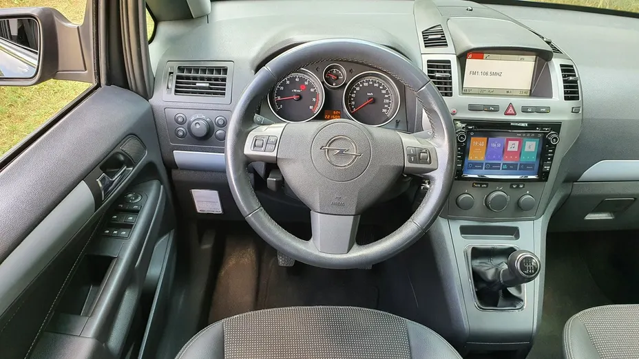 OPEL Zafira -
