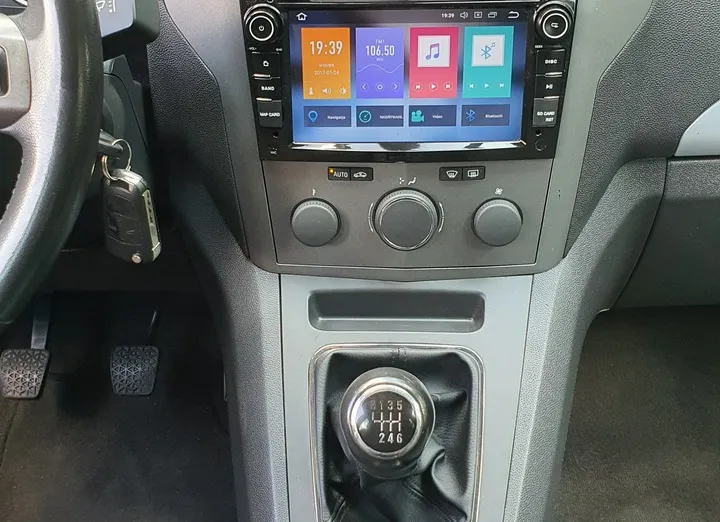 OPEL Zafira -