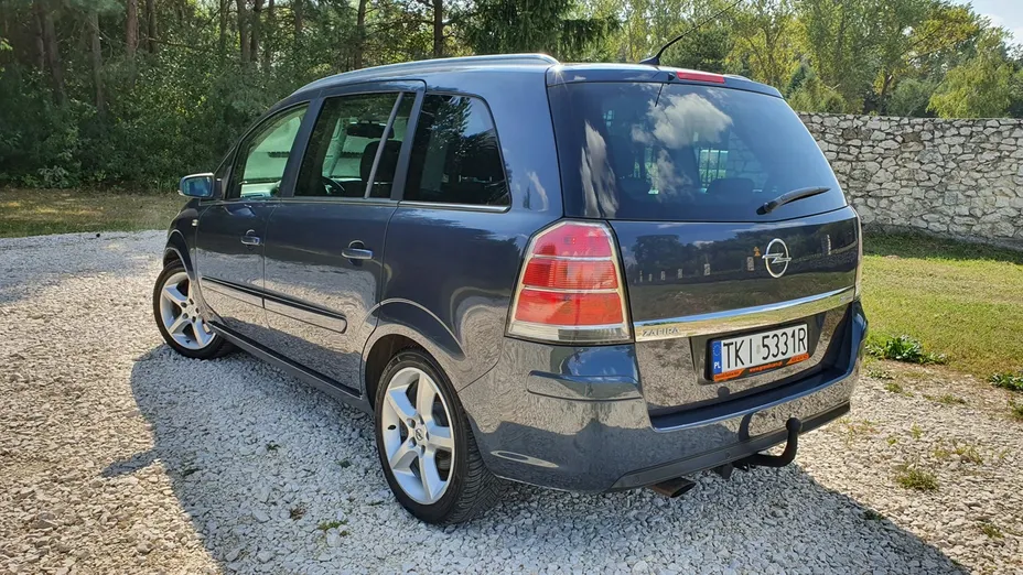 OPEL Zafira -