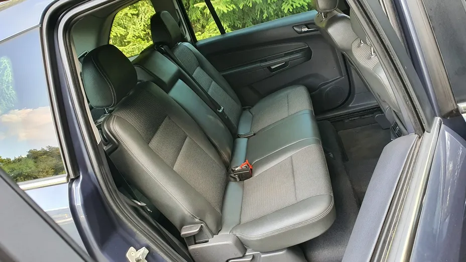 OPEL Zafira -
