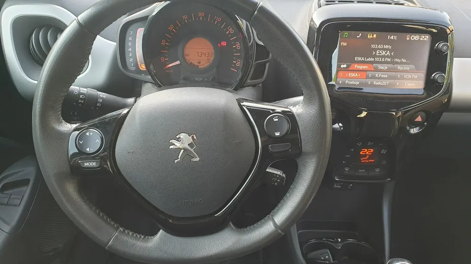 PEUGEOT 108 -