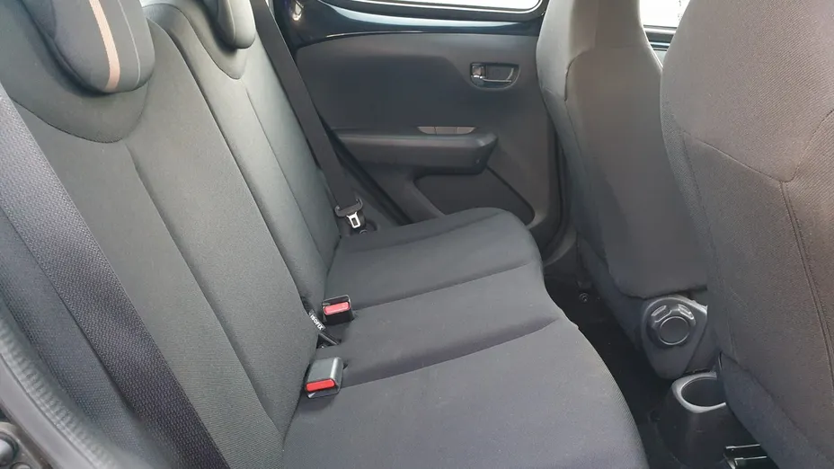 PEUGEOT 108 -