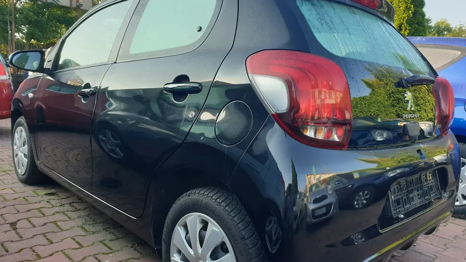 PEUGEOT 108 -