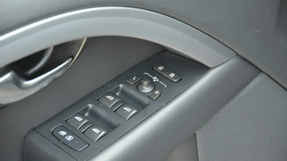 VOLVO V70 -