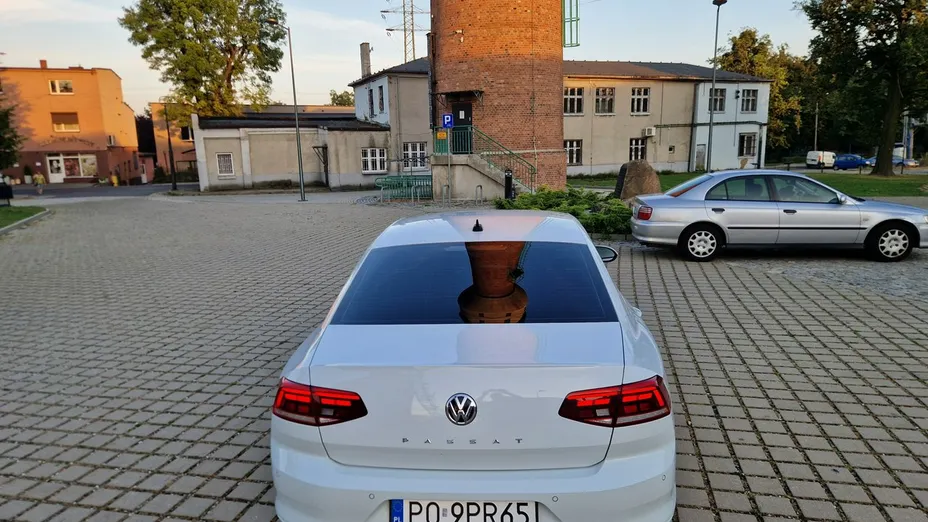 VOLKSWAGEN Passat -