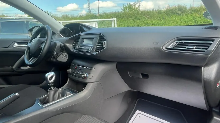 PEUGEOT 308 -
