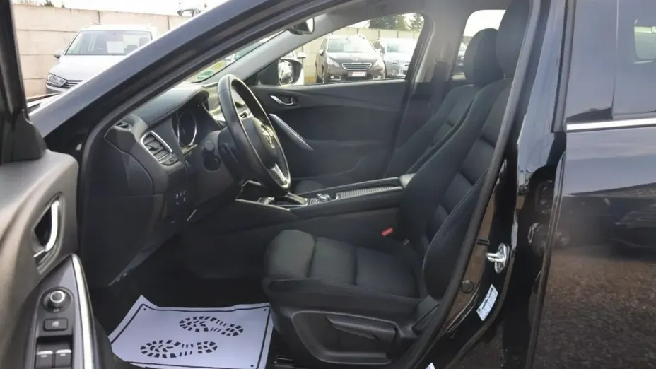 MAZDA 6 -