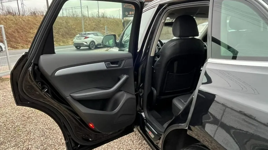 AUDI Q5 -