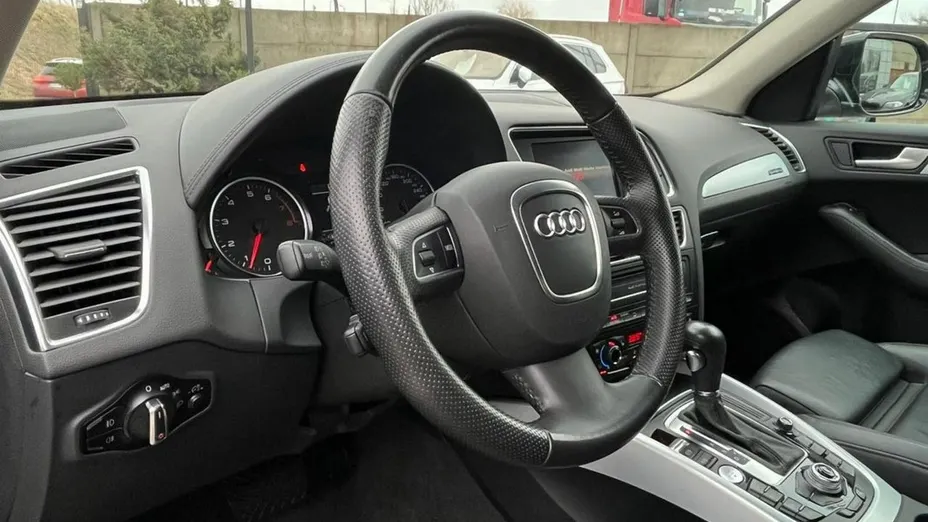 AUDI Q5 -