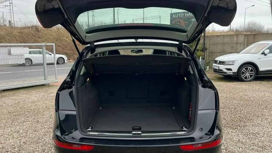 AUDI Q5 -