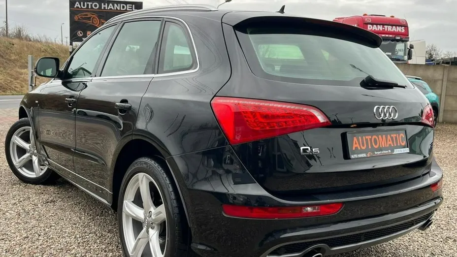 AUDI Q5 -