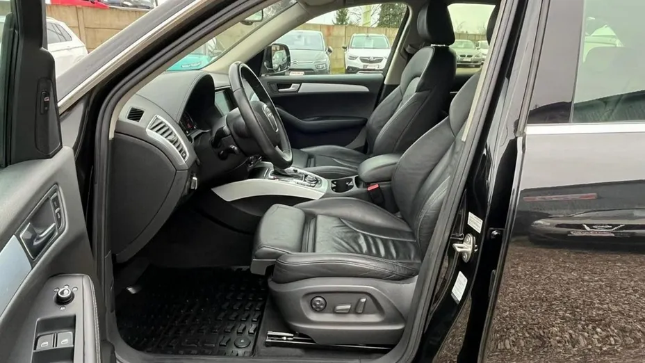AUDI Q5 -