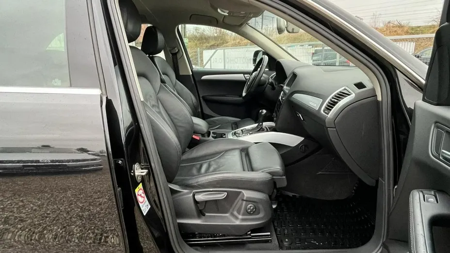 AUDI Q5 -