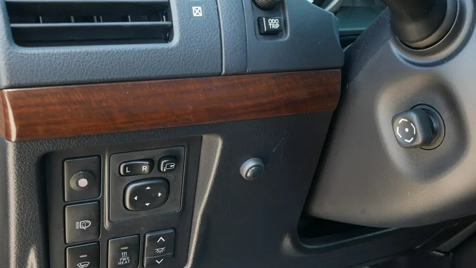 TOYOTA Land Cruiser -