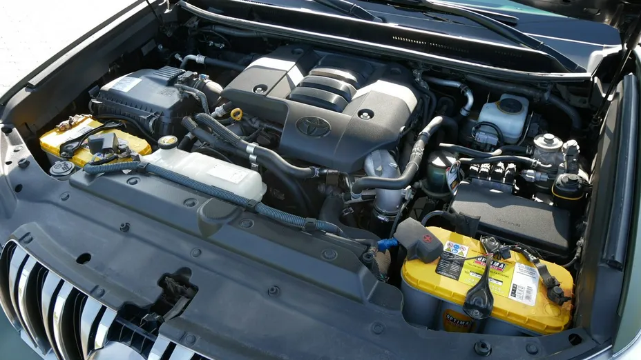 TOYOTA Land Cruiser -