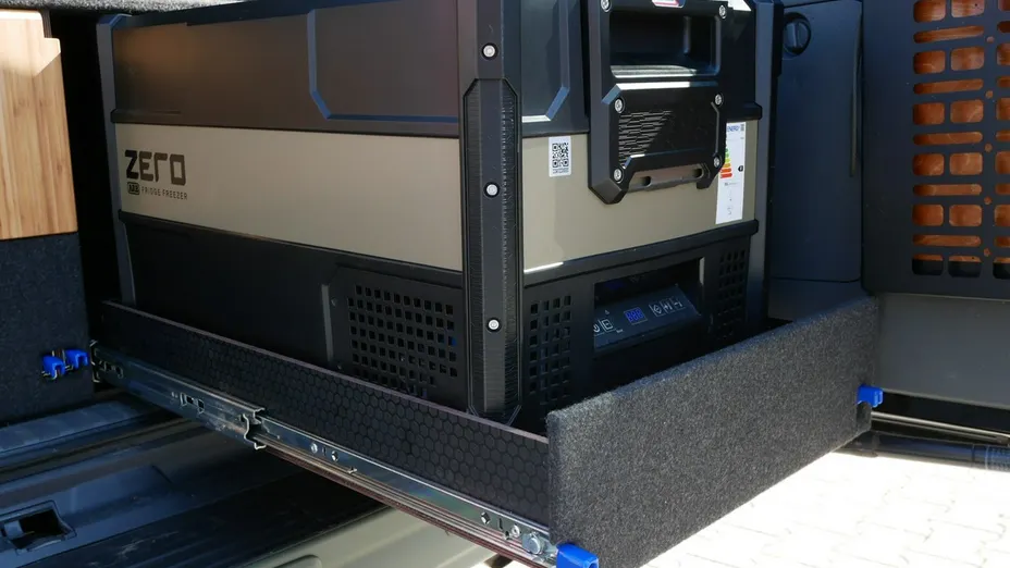 TOYOTA Land Cruiser -