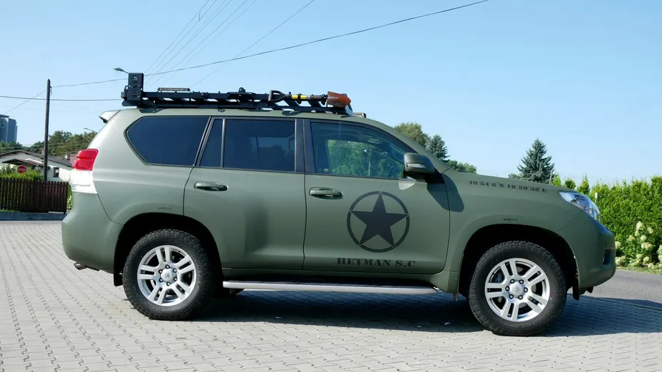 TOYOTA Land Cruiser -