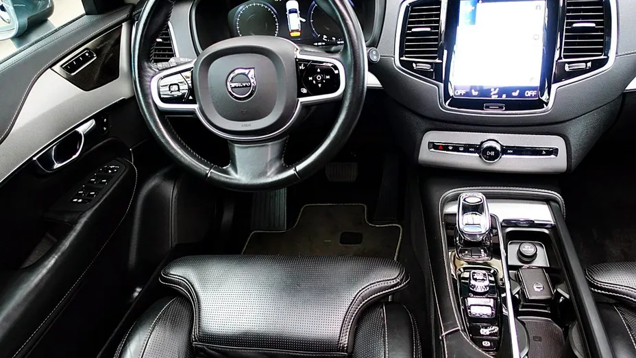 VOLVO XC90 -