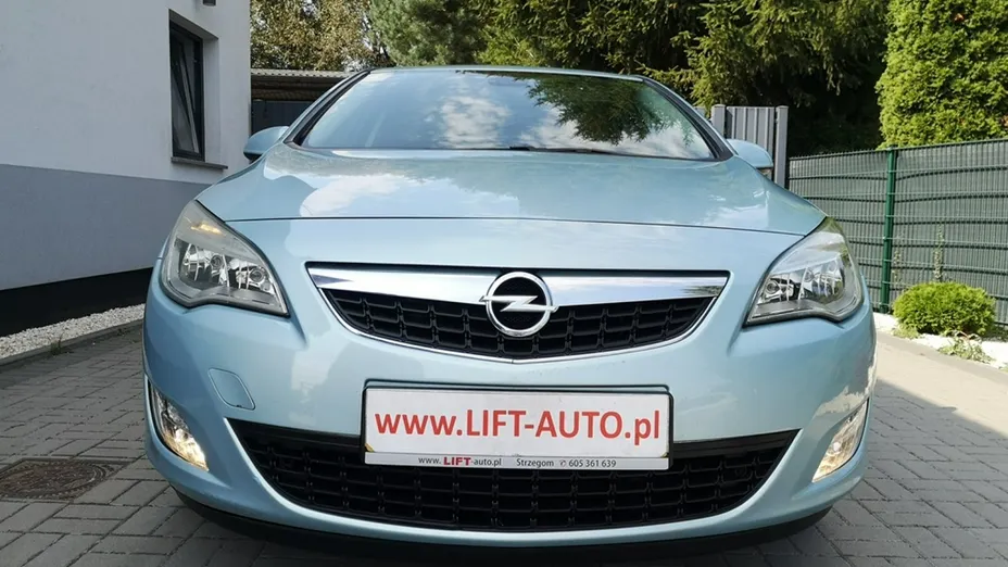 OPEL Astra -