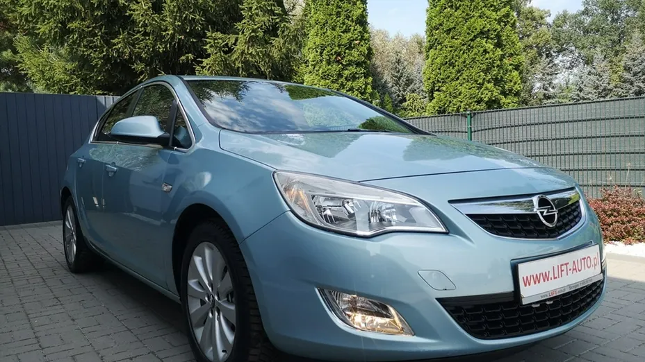 OPEL Astra -
