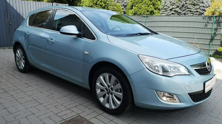 OPEL Astra -