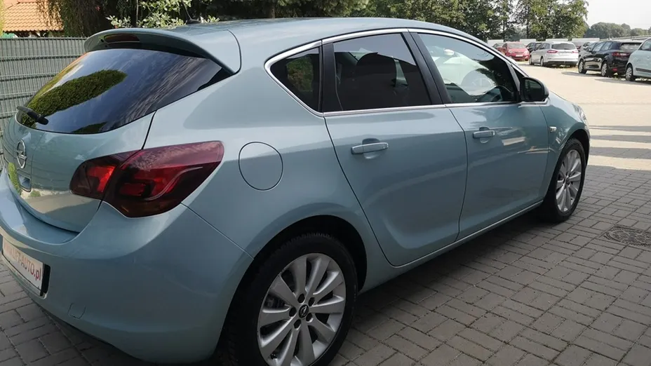OPEL Astra -
