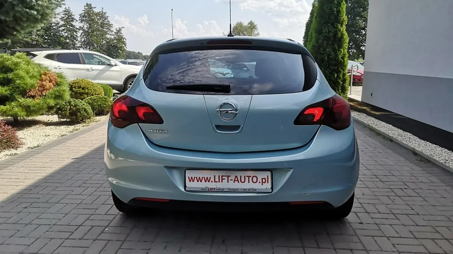 OPEL Astra -