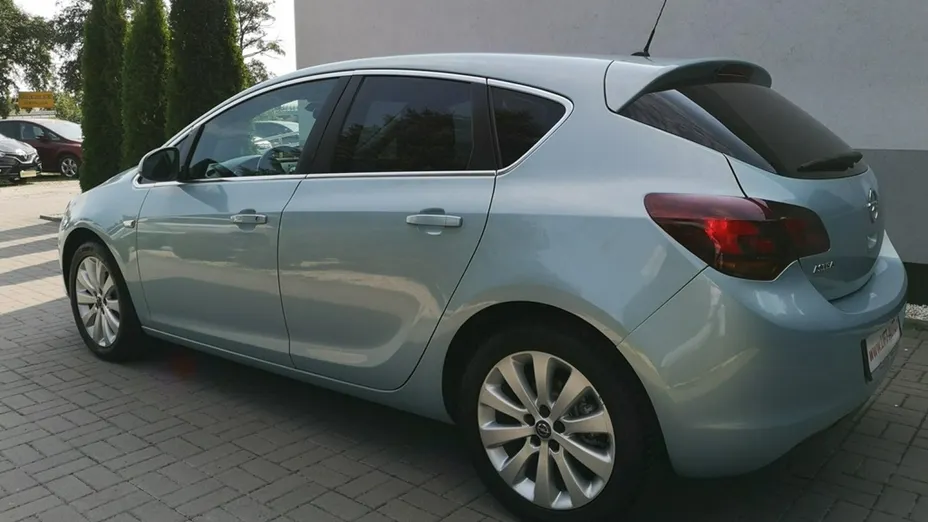 OPEL Astra -