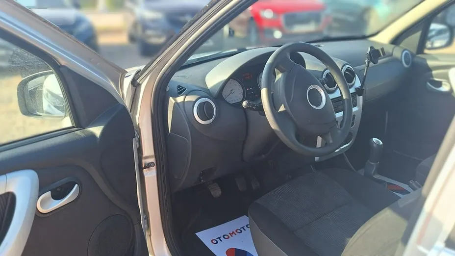 DACIA Sandero -