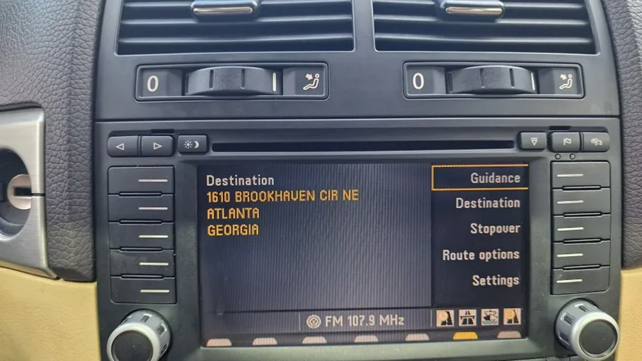VOLKSWAGEN Touareg -