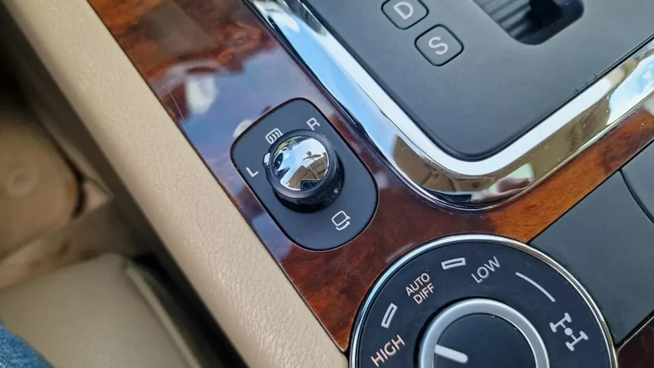 VOLKSWAGEN Touareg -