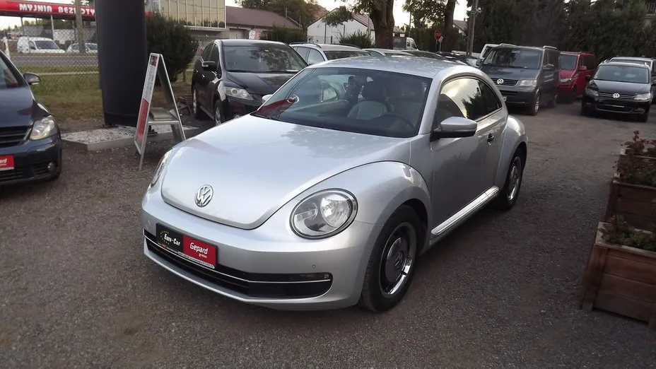 VOLKSWAGEN Beetle -