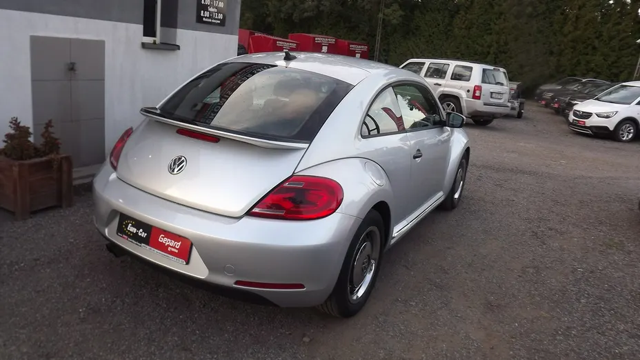 VOLKSWAGEN Beetle -