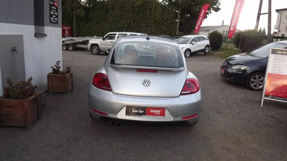 VOLKSWAGEN Beetle -