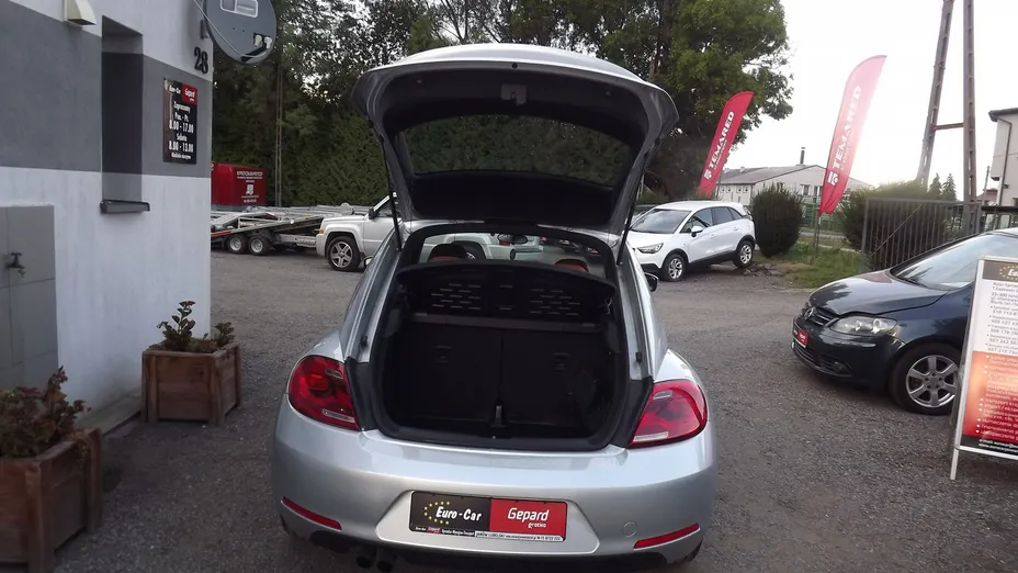 VOLKSWAGEN Beetle -