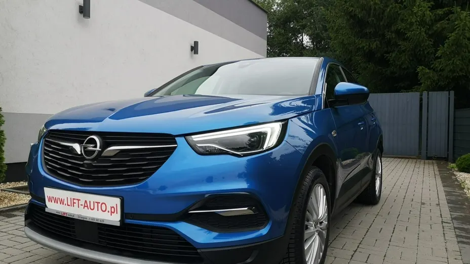 OPEL Grandland X -