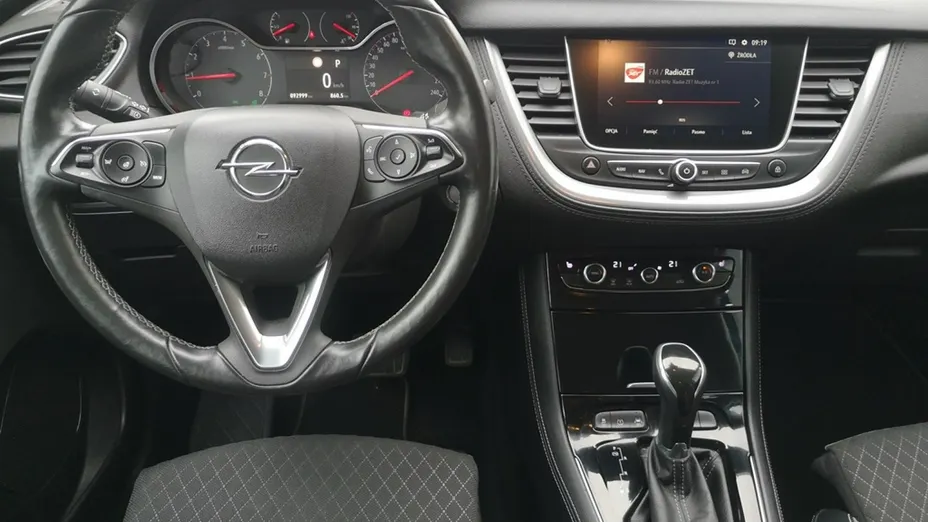 OPEL Grandland X -