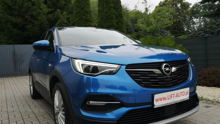 OPEL Grandland X -