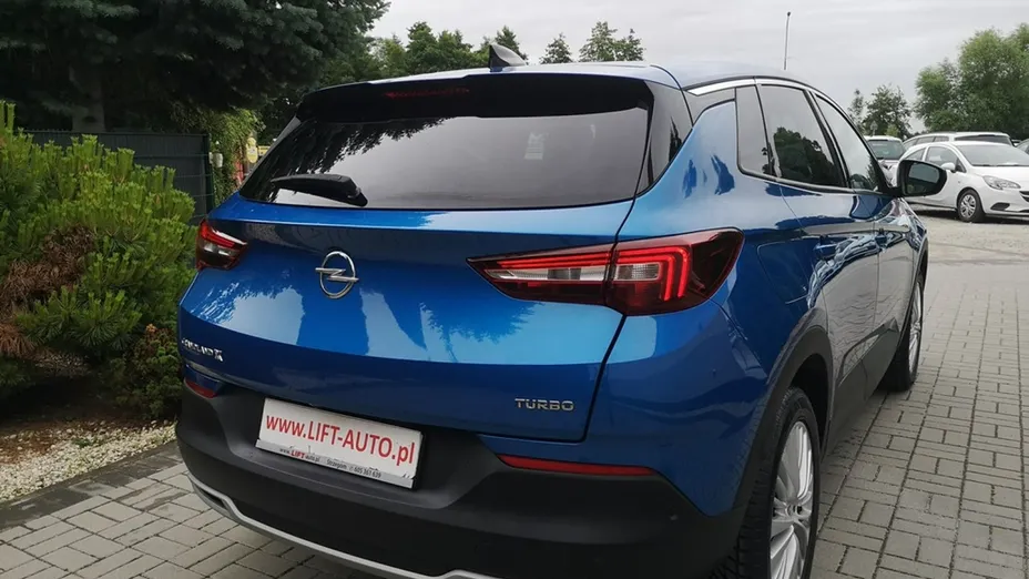 OPEL Grandland X -