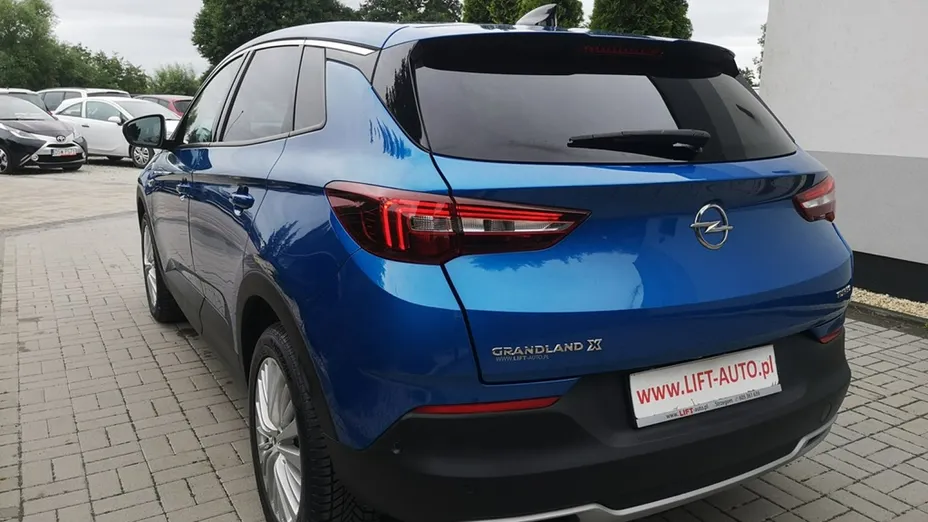 OPEL Grandland X -