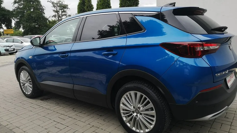 OPEL Grandland X -