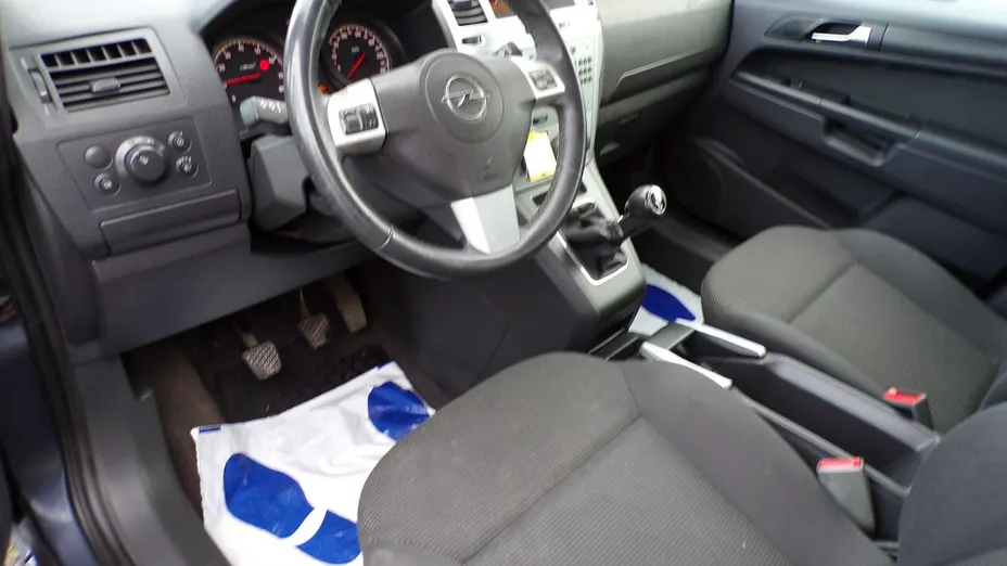 OPEL Zafira -