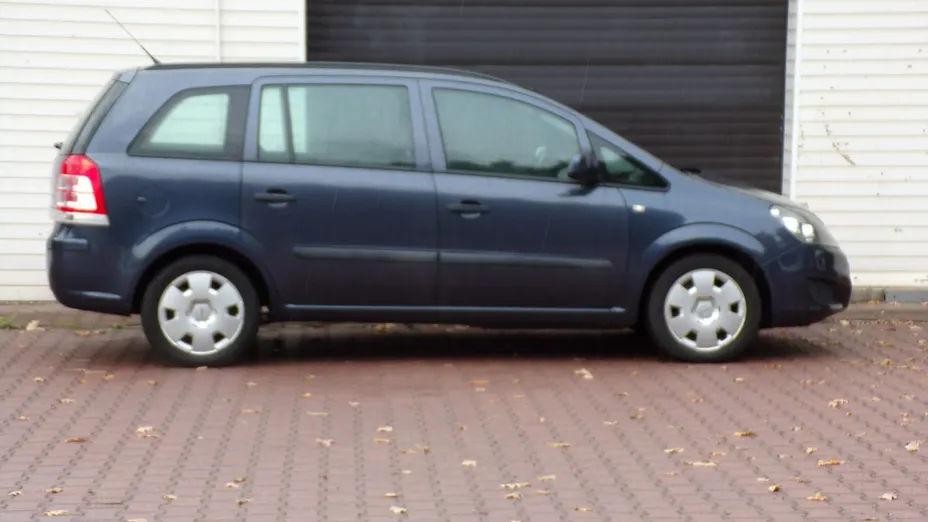 OPEL Zafira -