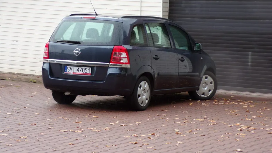 OPEL Zafira -