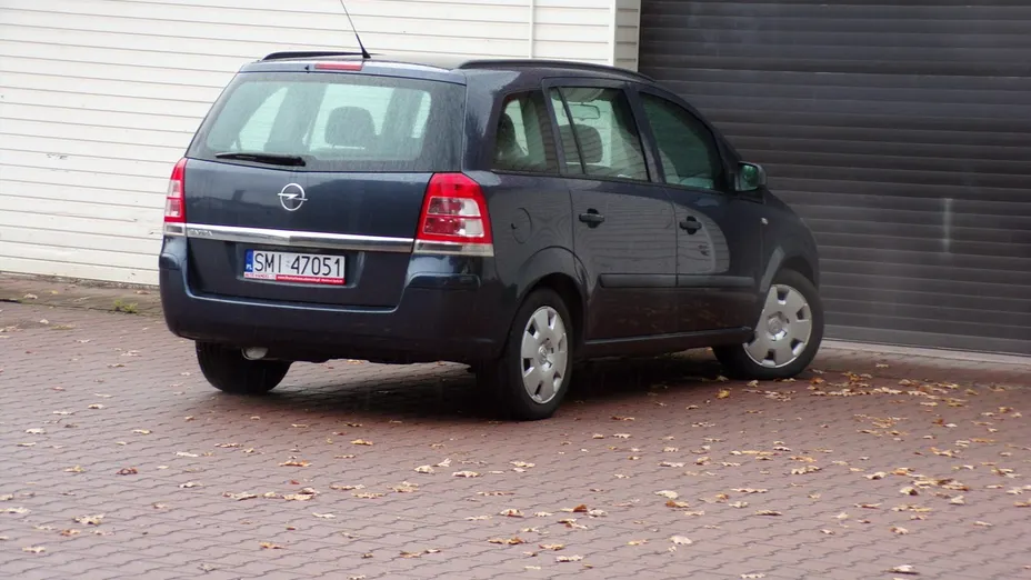 OPEL Zafira -
