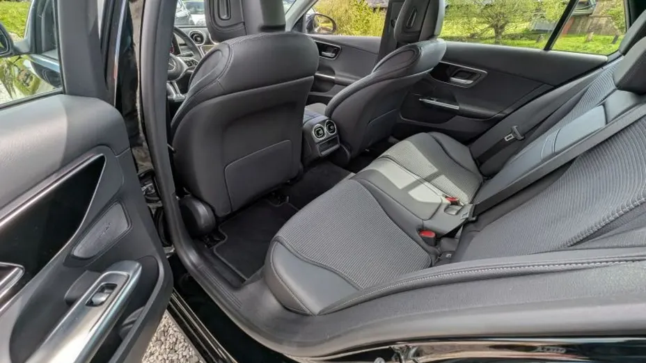 MERCEDES-BENZ C Klasa -