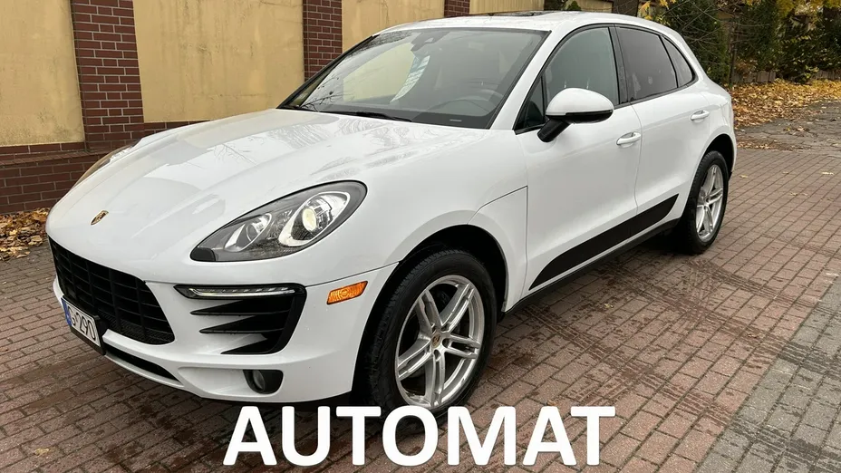 PORSCHE Macan -