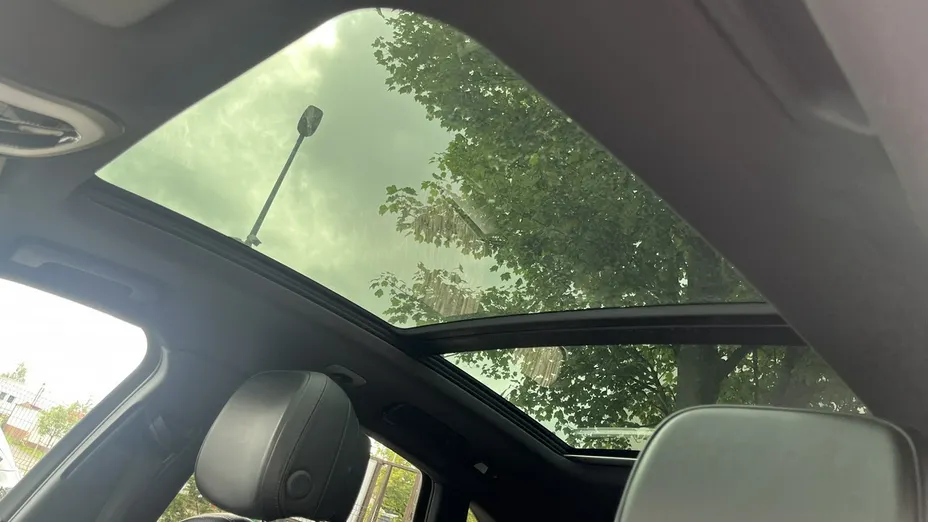 PORSCHE Macan -
