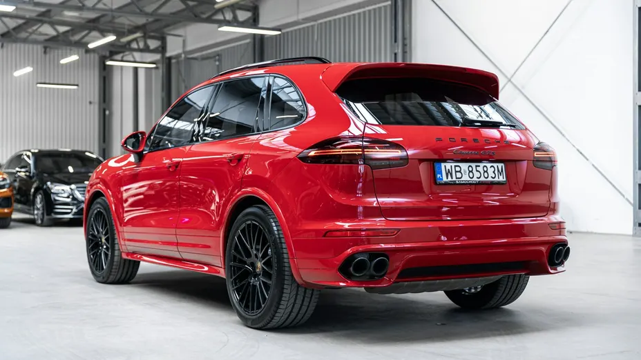 PORSCHE Cayenne -